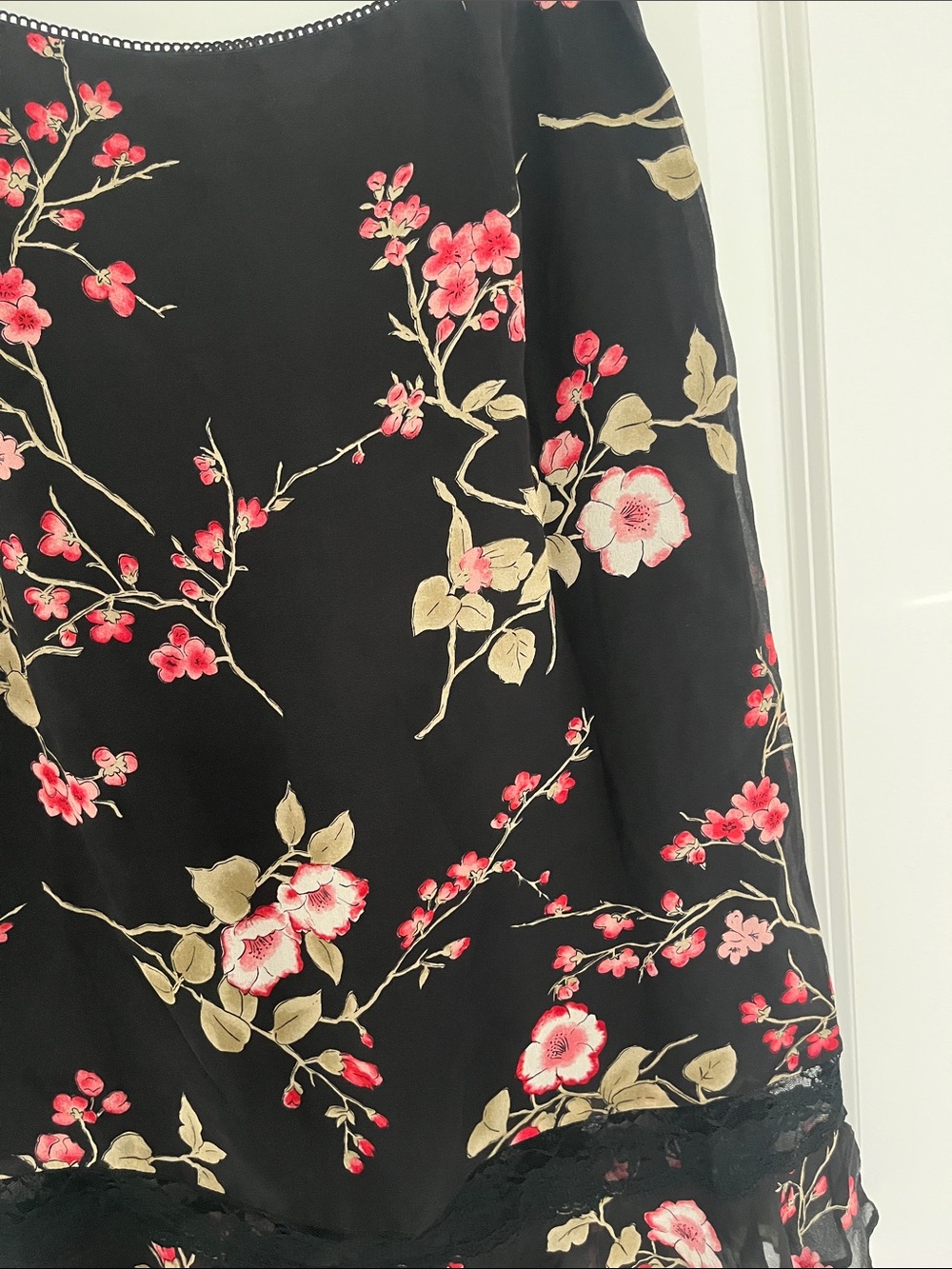 Spenser Jeremy Black Midi Skirt with Pink Floral Print - Picture 4 of 9